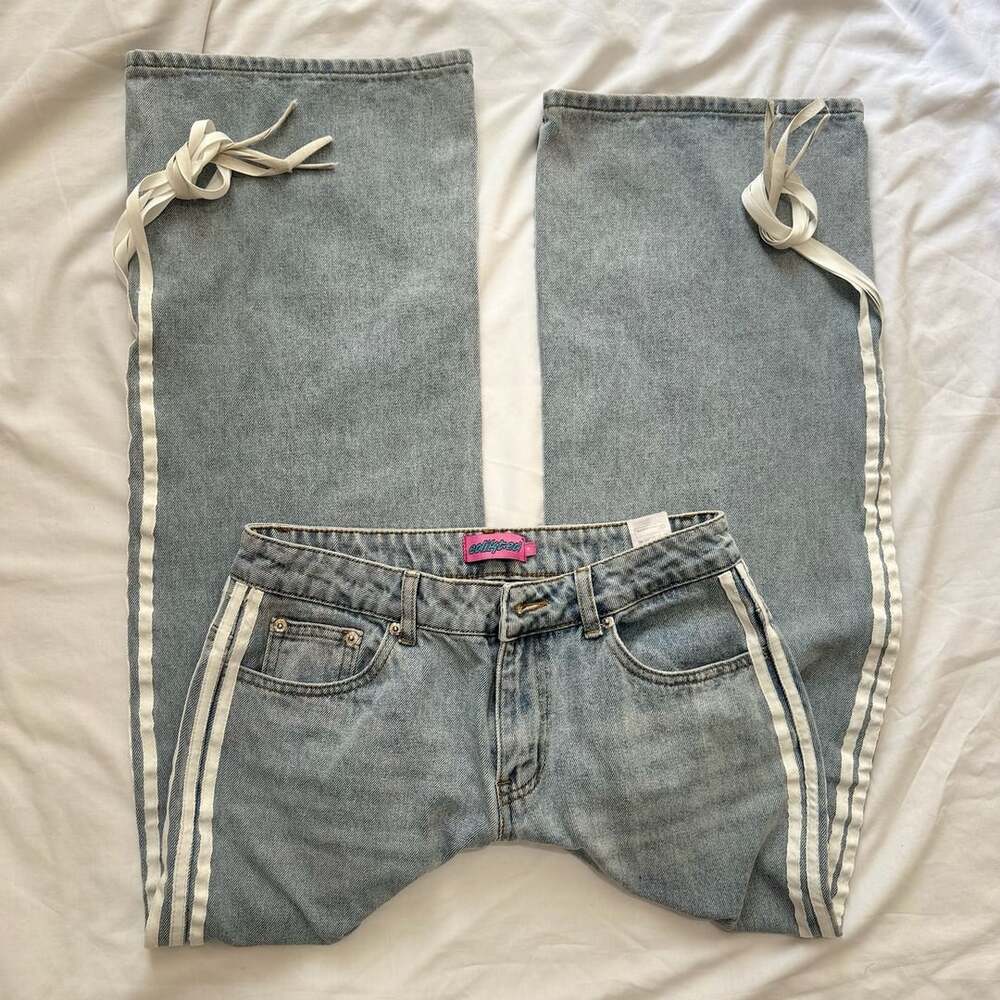 Edikted low-rise wide leg bow flare jeans